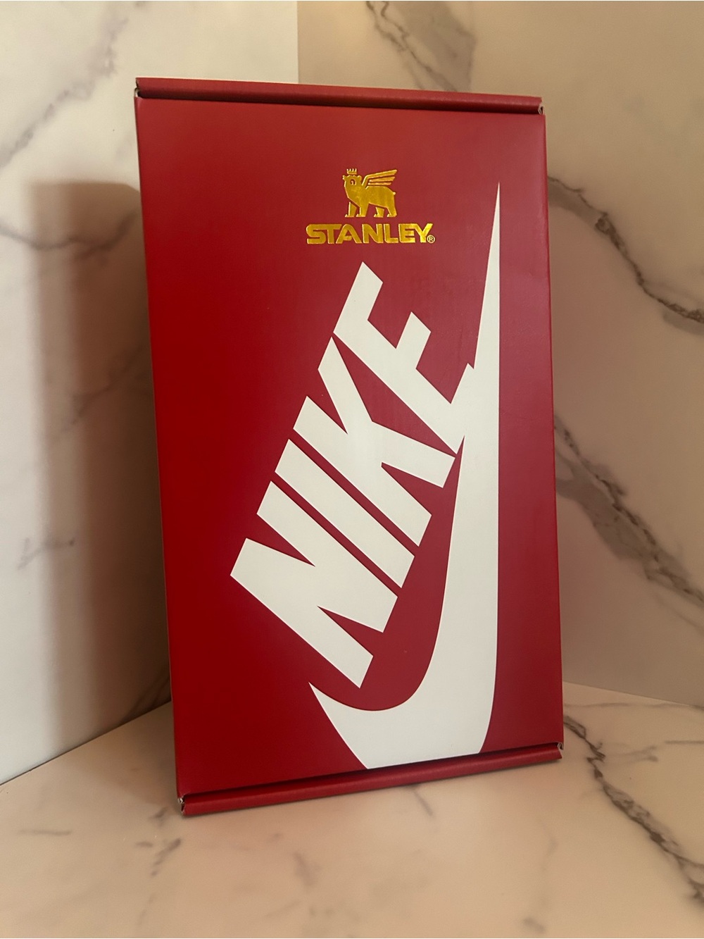 Nike Stanley 40 oz gift box tumblr - Picture 3 of 3